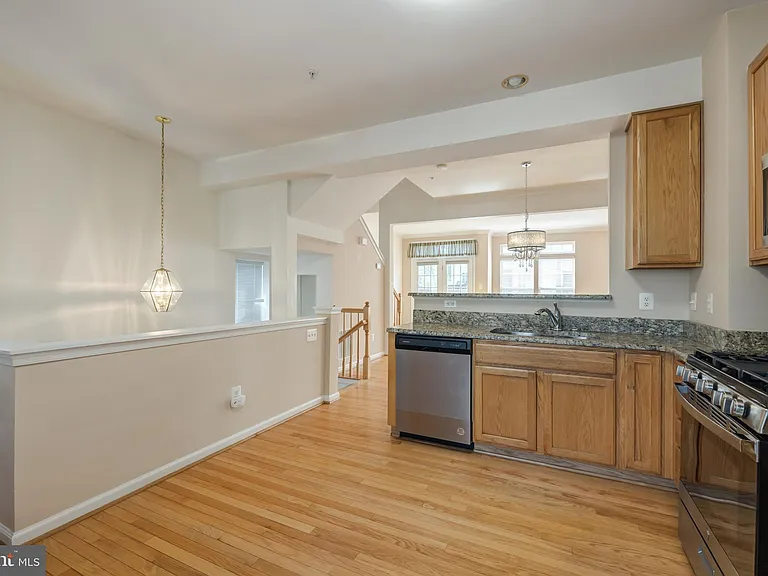 5821 Pearson Ln — Photo 12