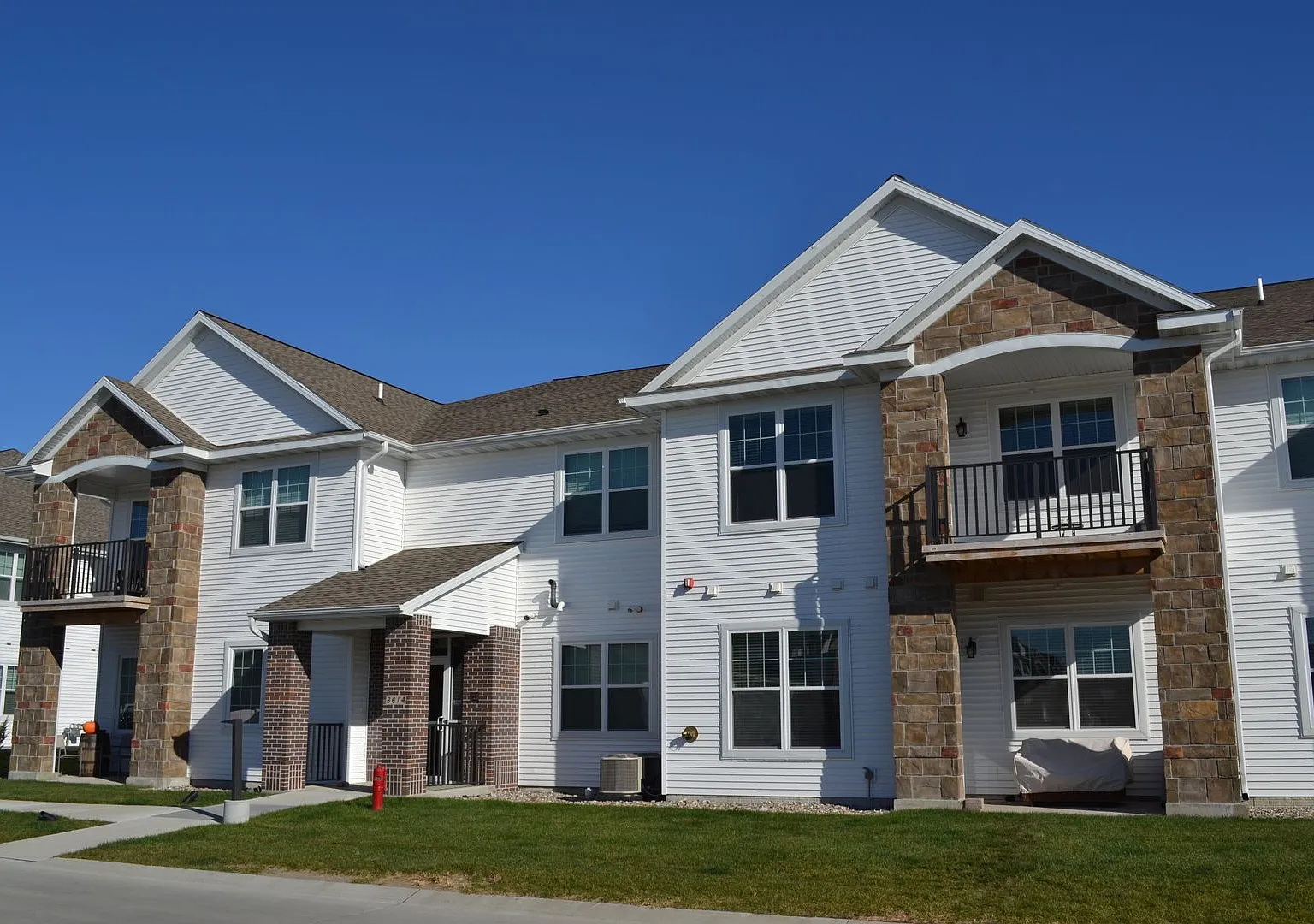 3614 Falcon Ave. — Photo 2