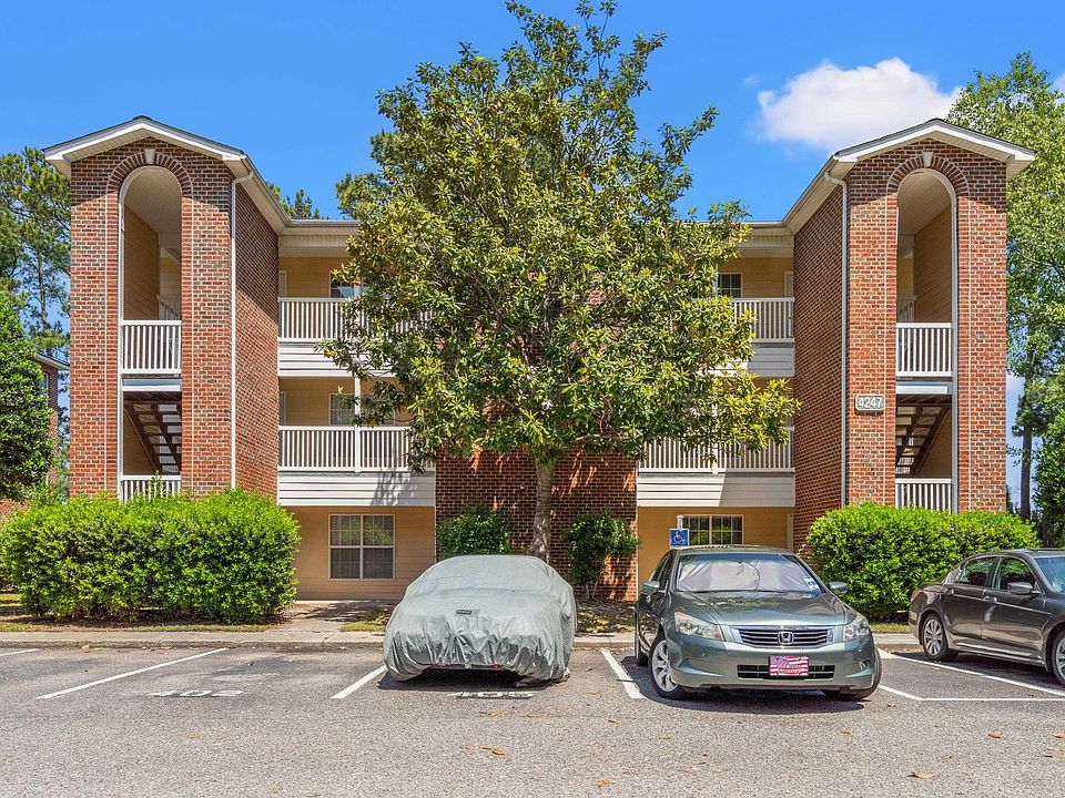 1st image of 4247 Villas Dr. #402