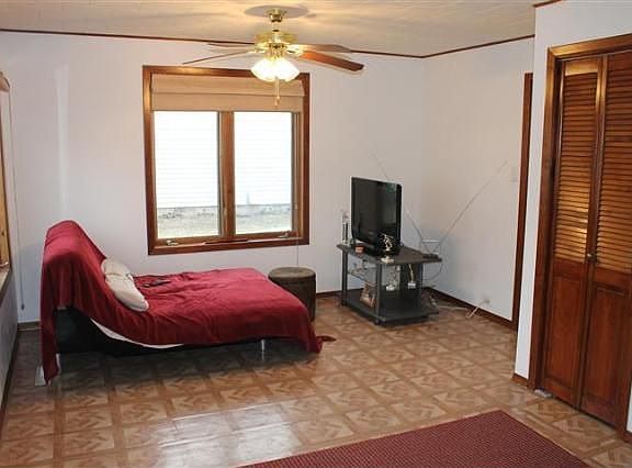 3rd image of 2513 Barlow St