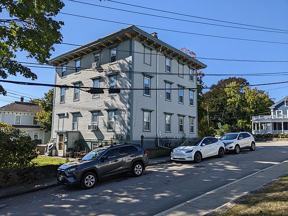 3rd image of 154 Peirce St APT 2