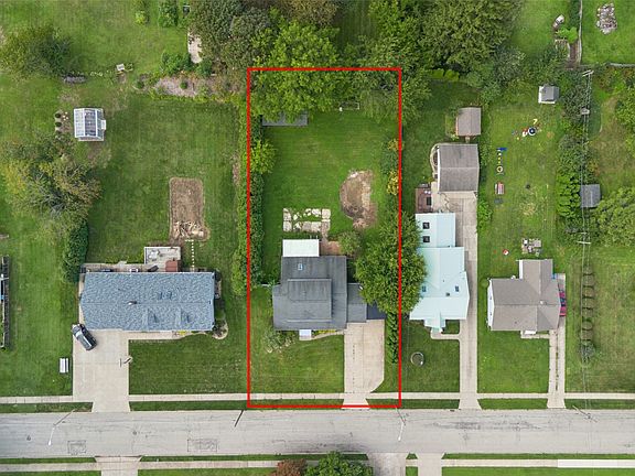 2nd image of 1762 W 29th St