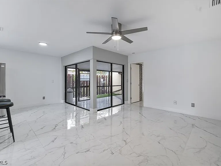 1212 SE 6th Ter #83 — Photo 9