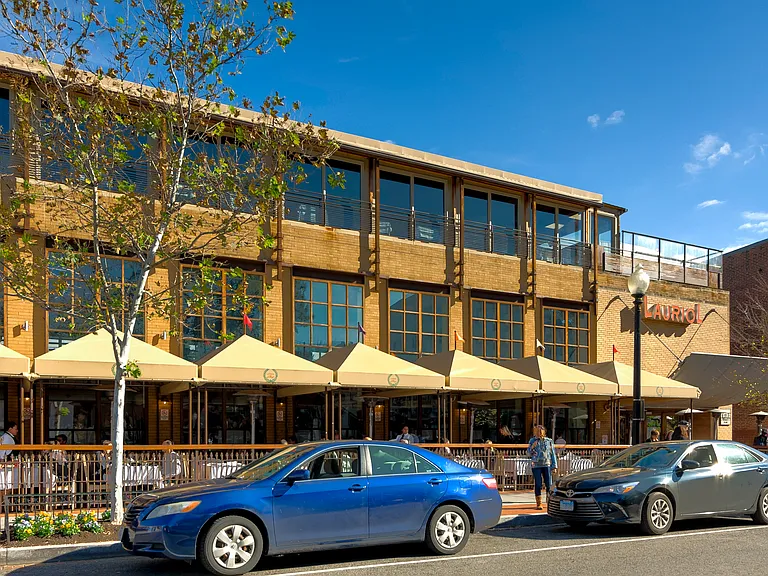 Rooftop and patio dining options