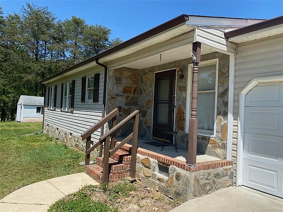 2nd image of 1623 Lakeview Dr