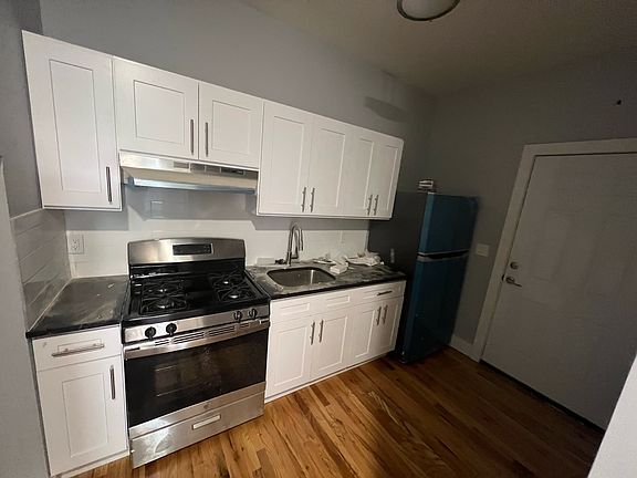 2nd image of 321 N Broadway #1