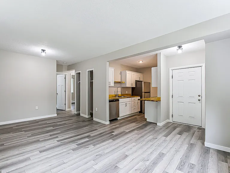 9275 Brookside Dr #H — Photo 5