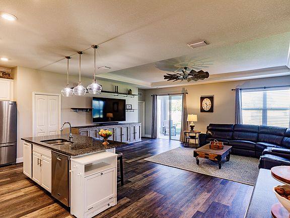 3rd image of 2107 SW 25th Ter