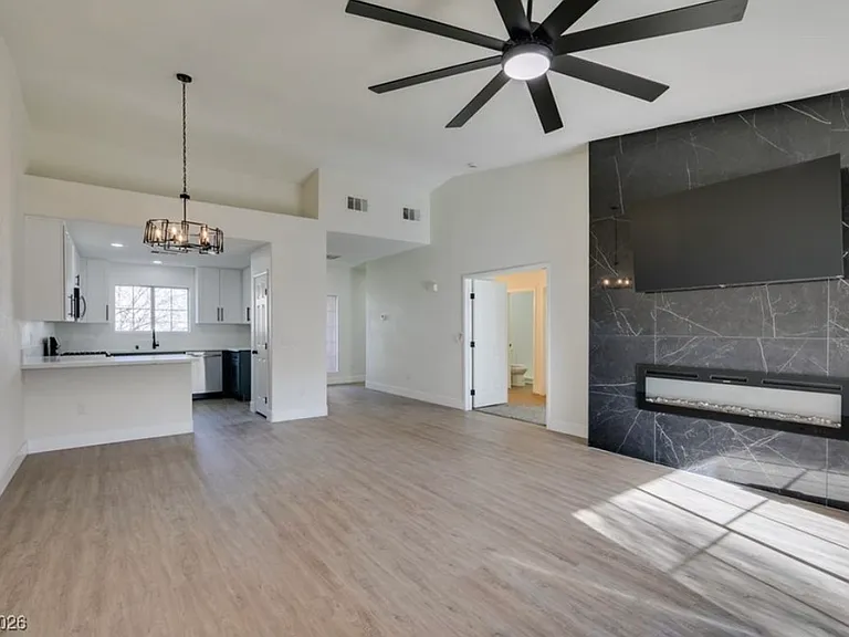 10525 Autumn Pine Ave #203 — Photo 2