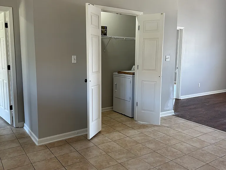 1067 Anchorage Rd — Photo 4