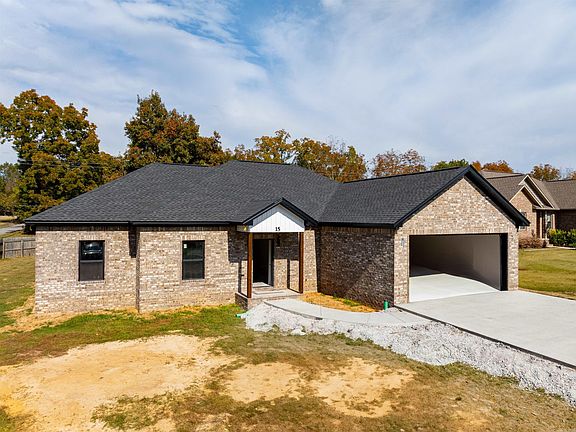 4th image of 15 Woodfield Dr
