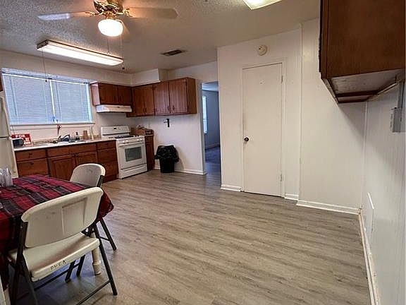 4th image of 156 Elvie Ct