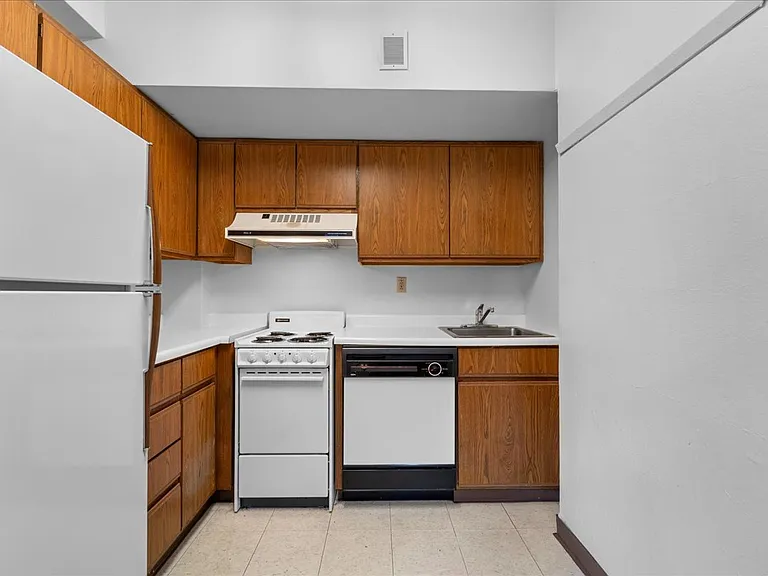 342 S Highland Ave #11B — Photo 19