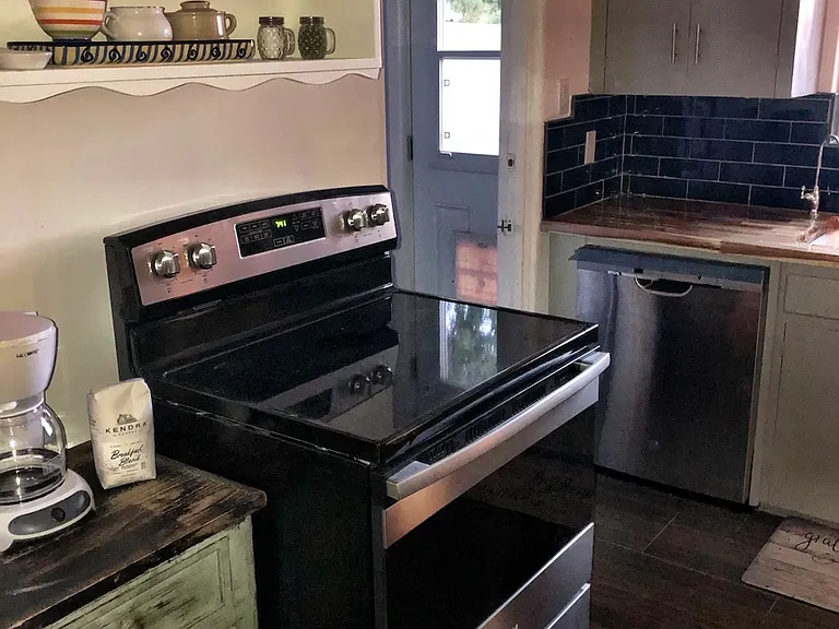 1635 E Solano Dr — Photo 8
