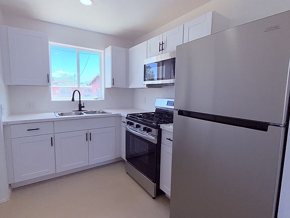 2nd image of 814 N Alvernon Way #A