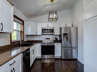 464 Dahl Dr, Deforest, WI 53532