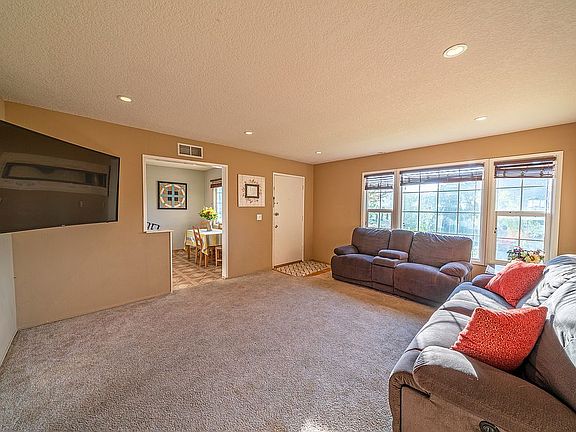 5th image of 762 Caballo Ave