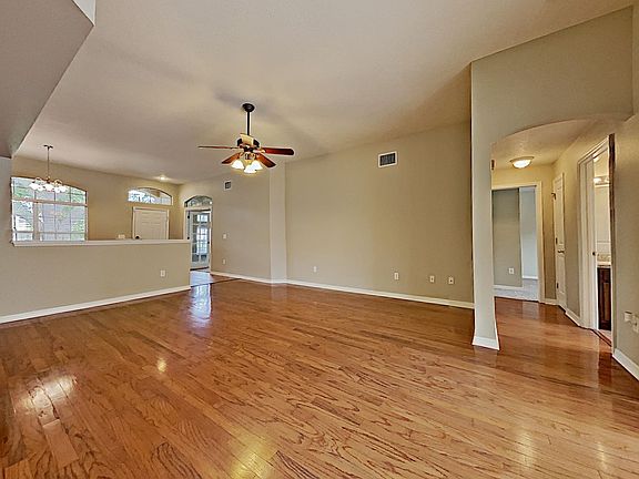 3rd image of 19929 Wyndmill Cir