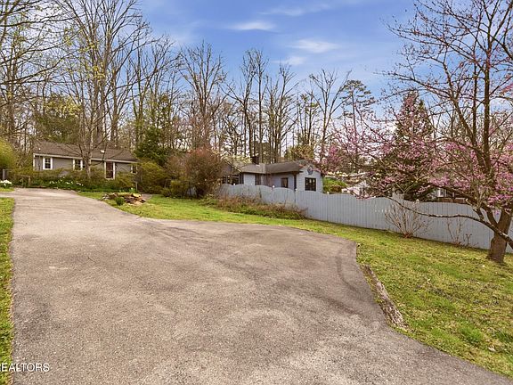 3rd image of 107 Dale Rd