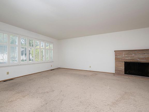 3rd image of 1223 Quince St