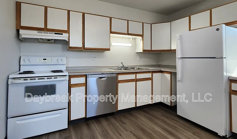 2913 8th St N #5 — Photo 6