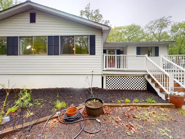 173 Tan Oak Dr, Milford, PA 18337