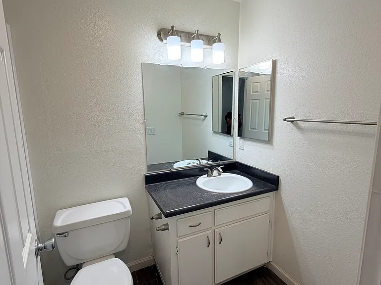 715 B St #12 — Photo 6