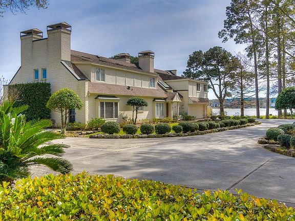 2nd image of 4 Strawberry Ln