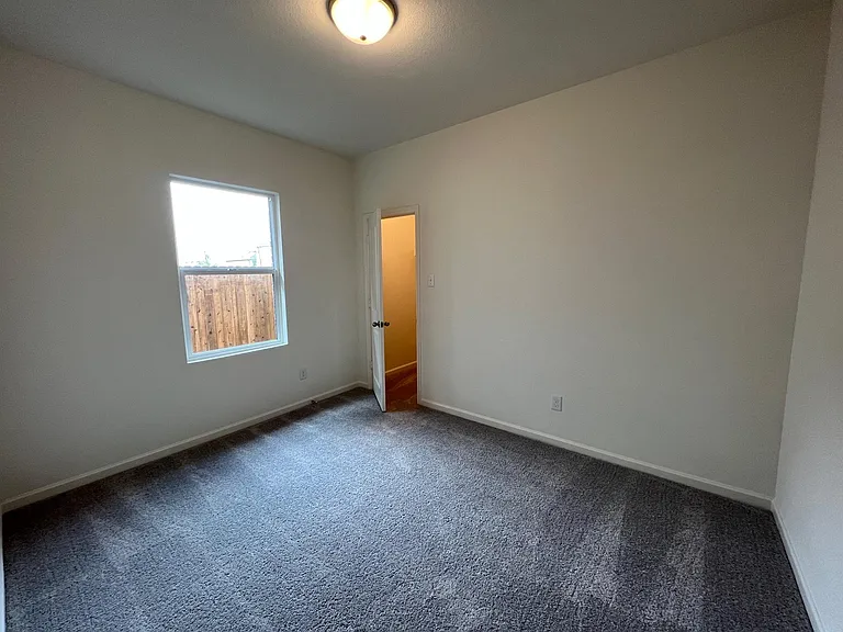 1710 Washington St — Photo 8