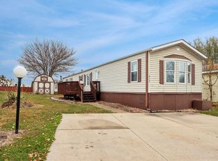 912 Spring Ridge Dr, Iowa City, IA 52246