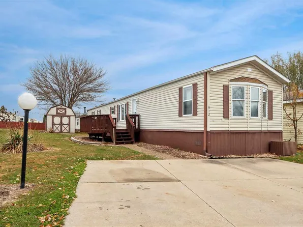 912 Spring Ridge Dr, Iowa City, IA 52246