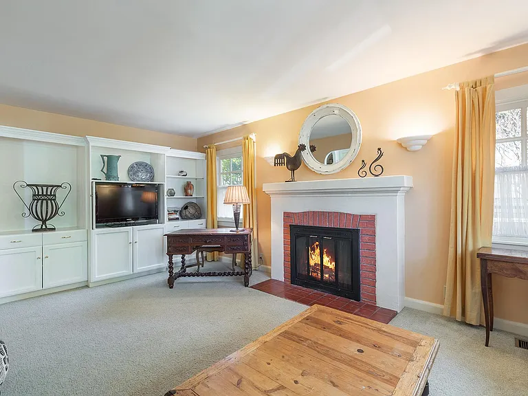 1655 Scott St — Photo 6