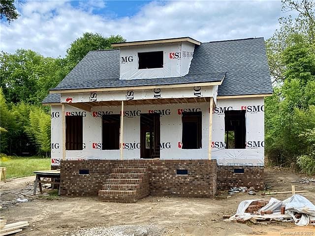 1st image of 639 E Black St