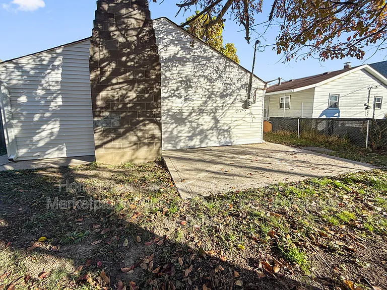 1621 E Kelly St — Photo 19
