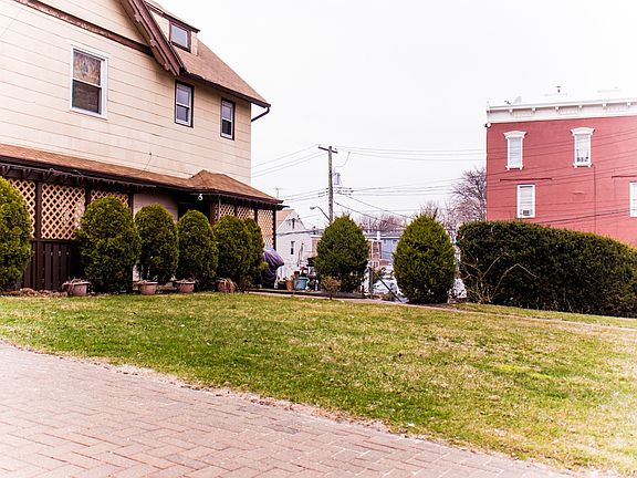 5th image of 1288 Bay St