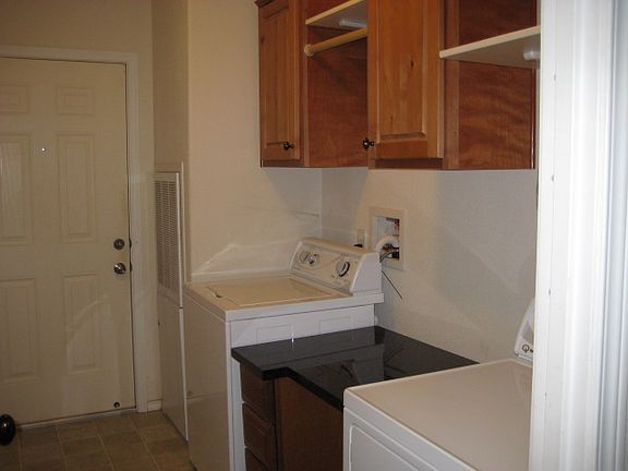 4th image of 11105 Country Club Pl