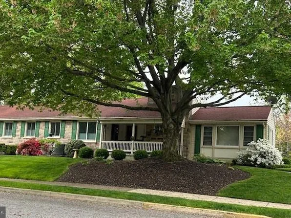 102 E 3rd Ave, Lititz, PA 17543