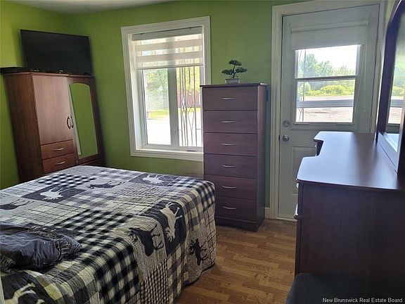 5th image of 547 Principale St