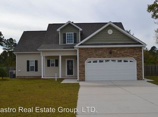 302 Squire Ct, Maple Hill, NC 28454
