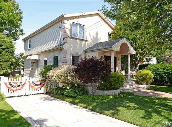 2nd image of 2514 Yorktown St