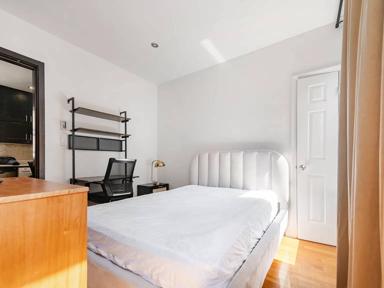 4 bed, 1.5 bath, $1,590 — Photo 3