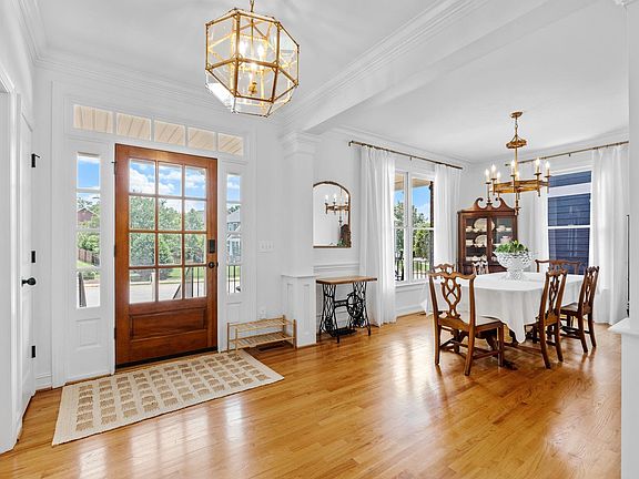3rd image of 106 Caitlin Ct