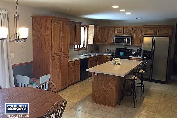 Large kitchen. Tons of storage