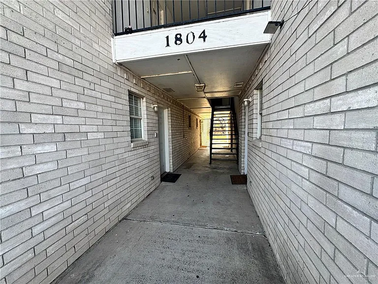 1804 Oasis Ave #307 — Photo 2