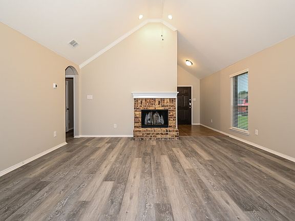 5th image of 1241 Chase Ln