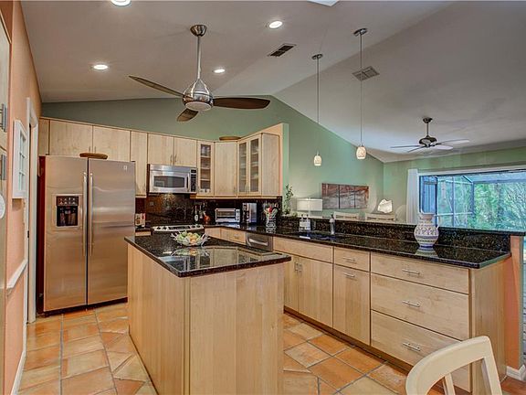 2nd image of 4026 Woodview Dr