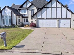 29776 Wertham Ct, Farmington Hills, MI 48331