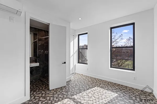 Rented by ERNY LLC | media 8