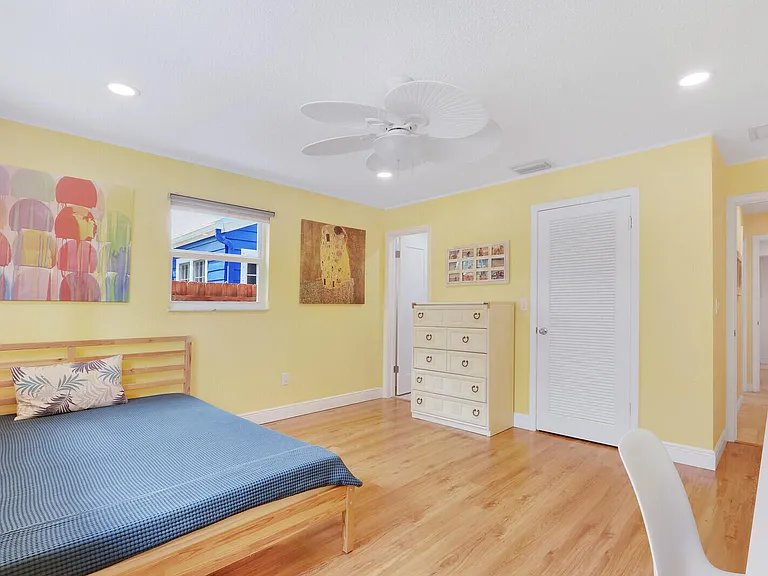 721 N Lakeside Dr — Photo 29