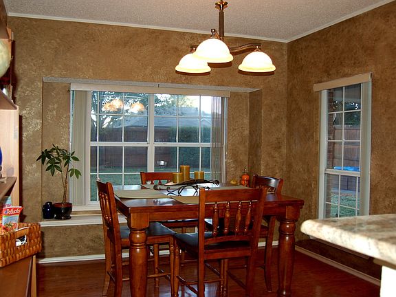 5th image of 1626 Glenmore Dr